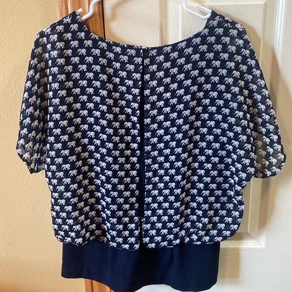 Cabi top-  super cute and flattering! - Picture 3 of 3
